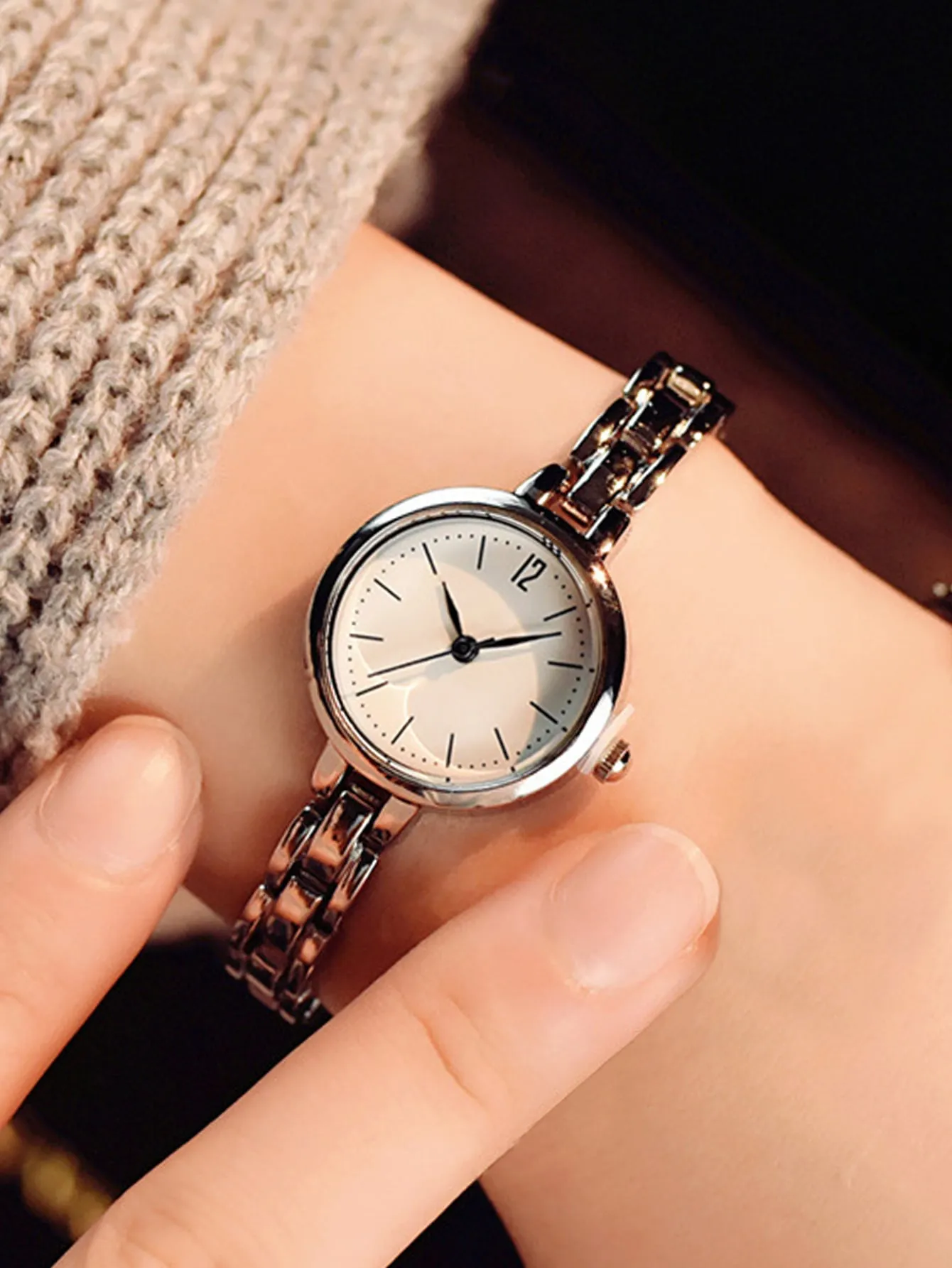 1pc Simple Round Pointer Watch - Silver