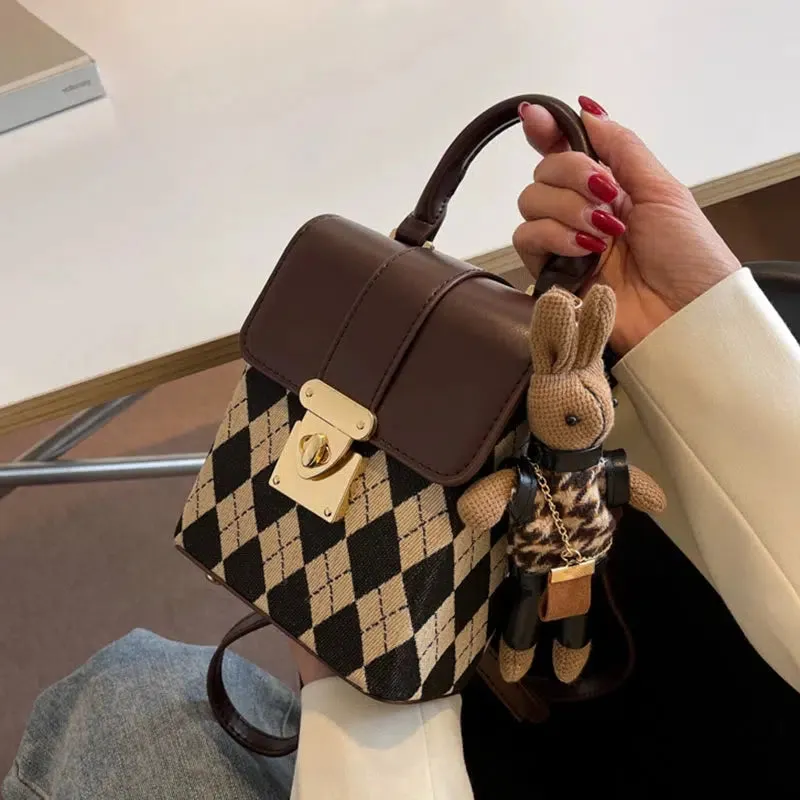 Argyle Pattern Lock Small Square Bag