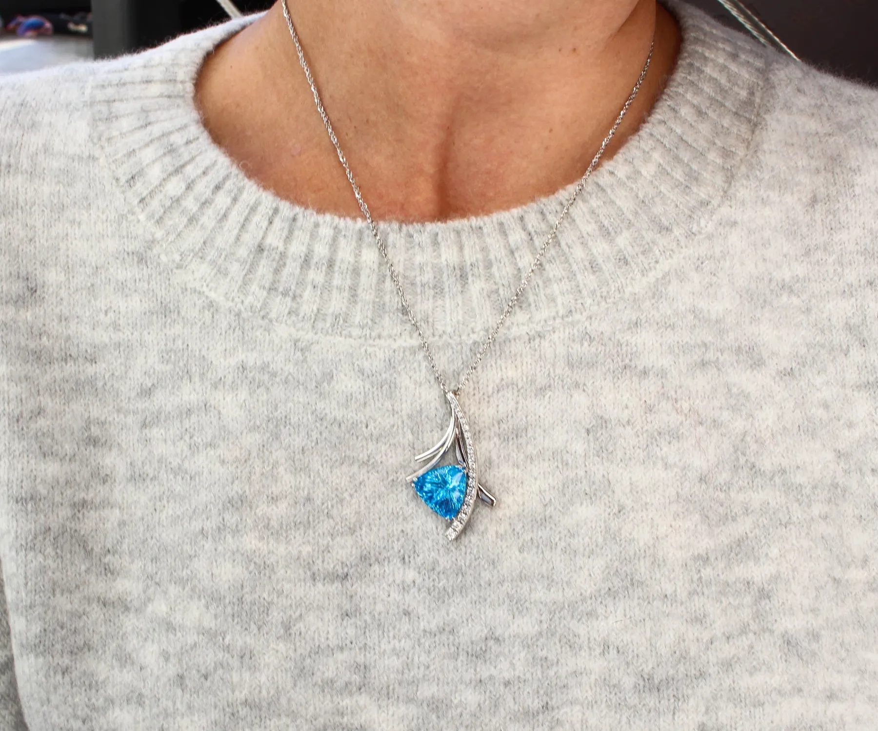 Artistic Modern Trillion Blue Topaz Diamond Necklace