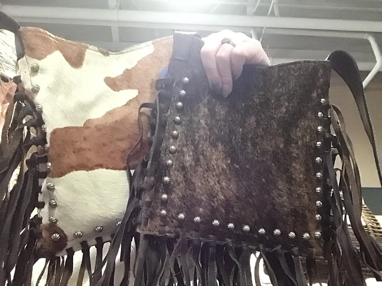 AW106 - Leather CROSSBODY W/FRINGE