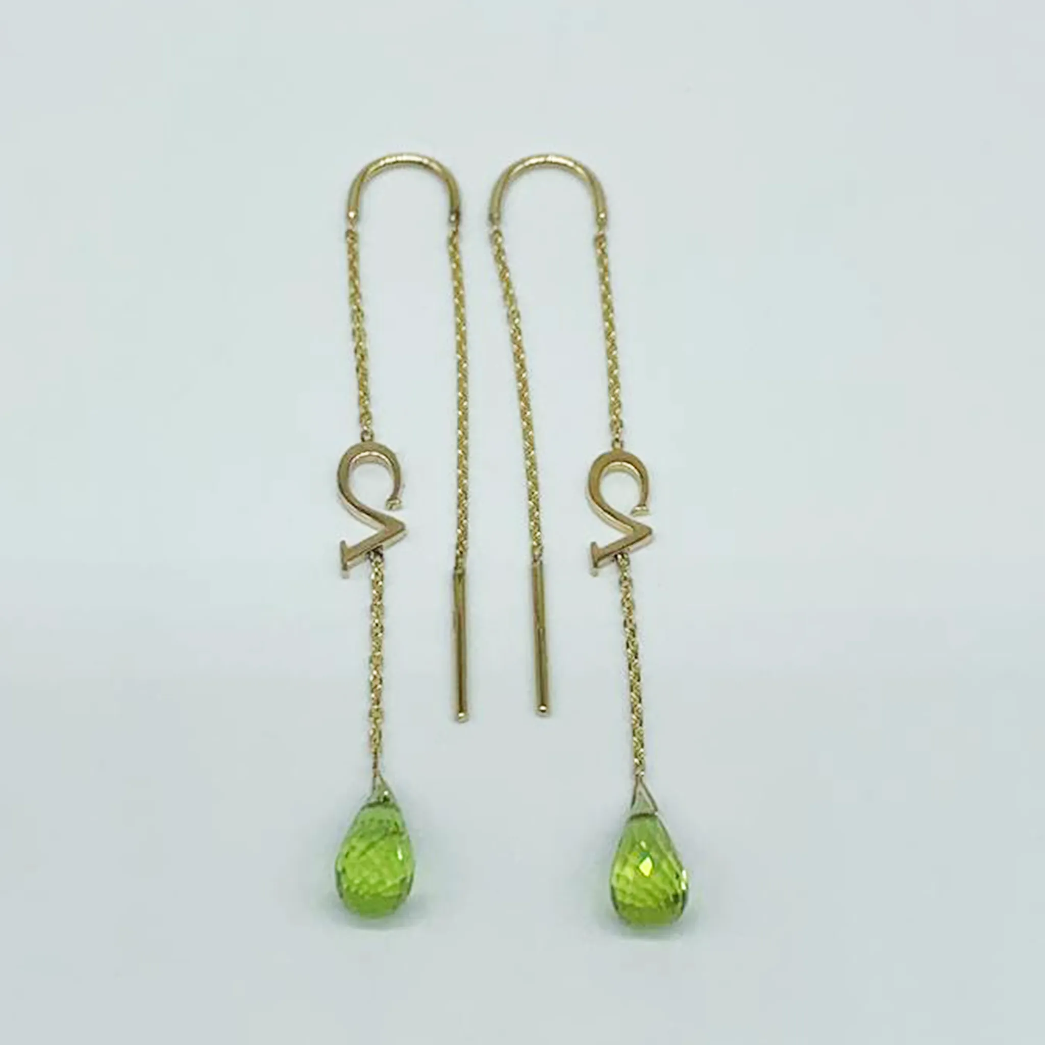 CA 18 Karat Yellow Gold Logo Chandler Peridot Briolette Faceted