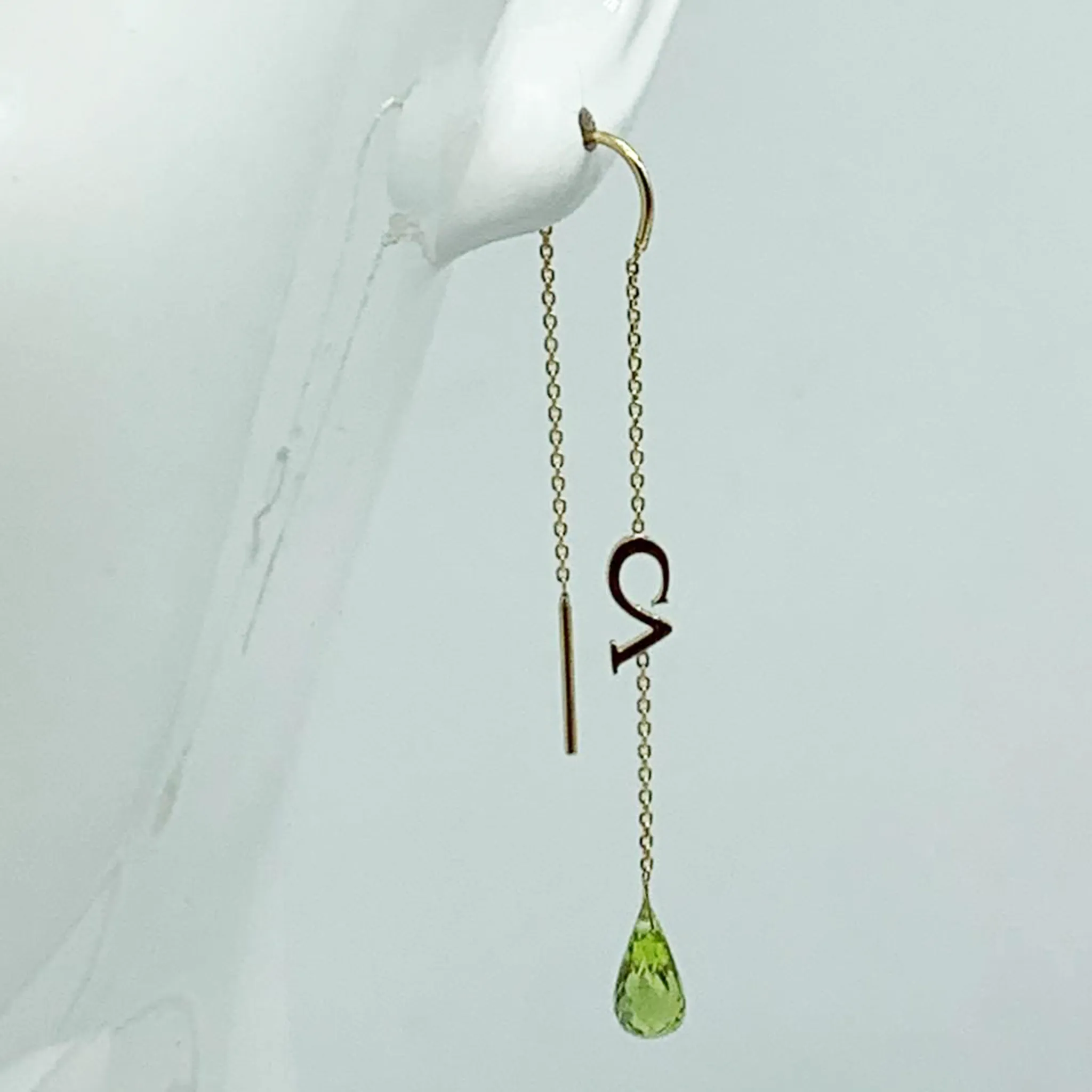 CA 18 Karat Yellow Gold Logo Chandler Peridot Briolette Faceted