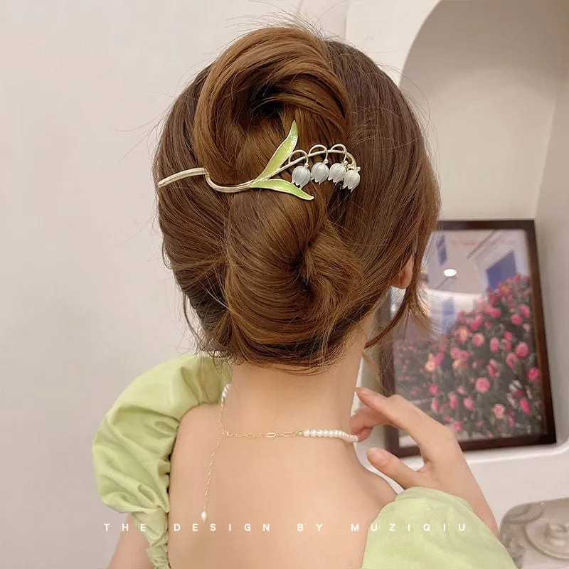 Chic Enamel Bellflower Hair Twist Clip