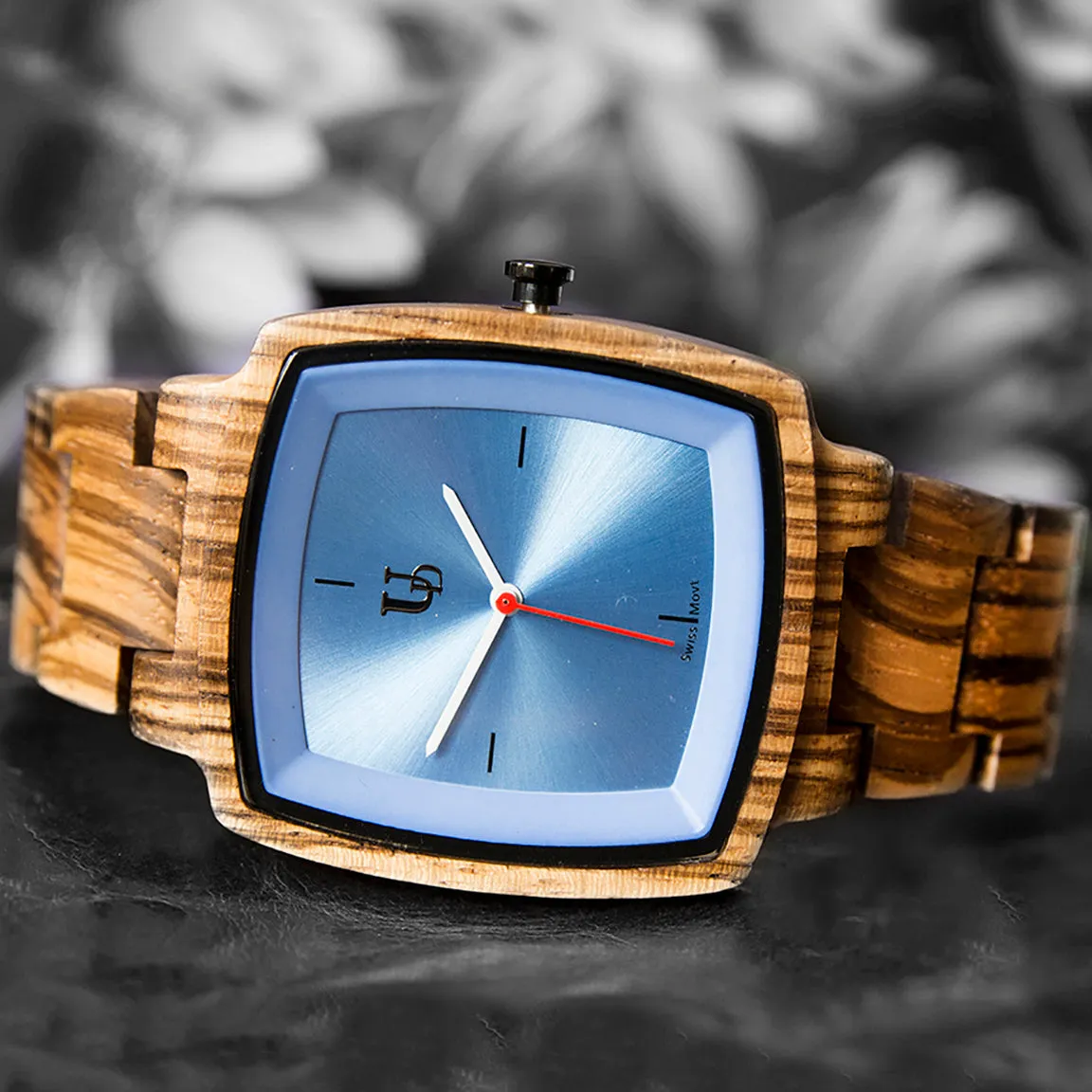 Classic Swiss Groomsmen Watches with Personalized Engraving