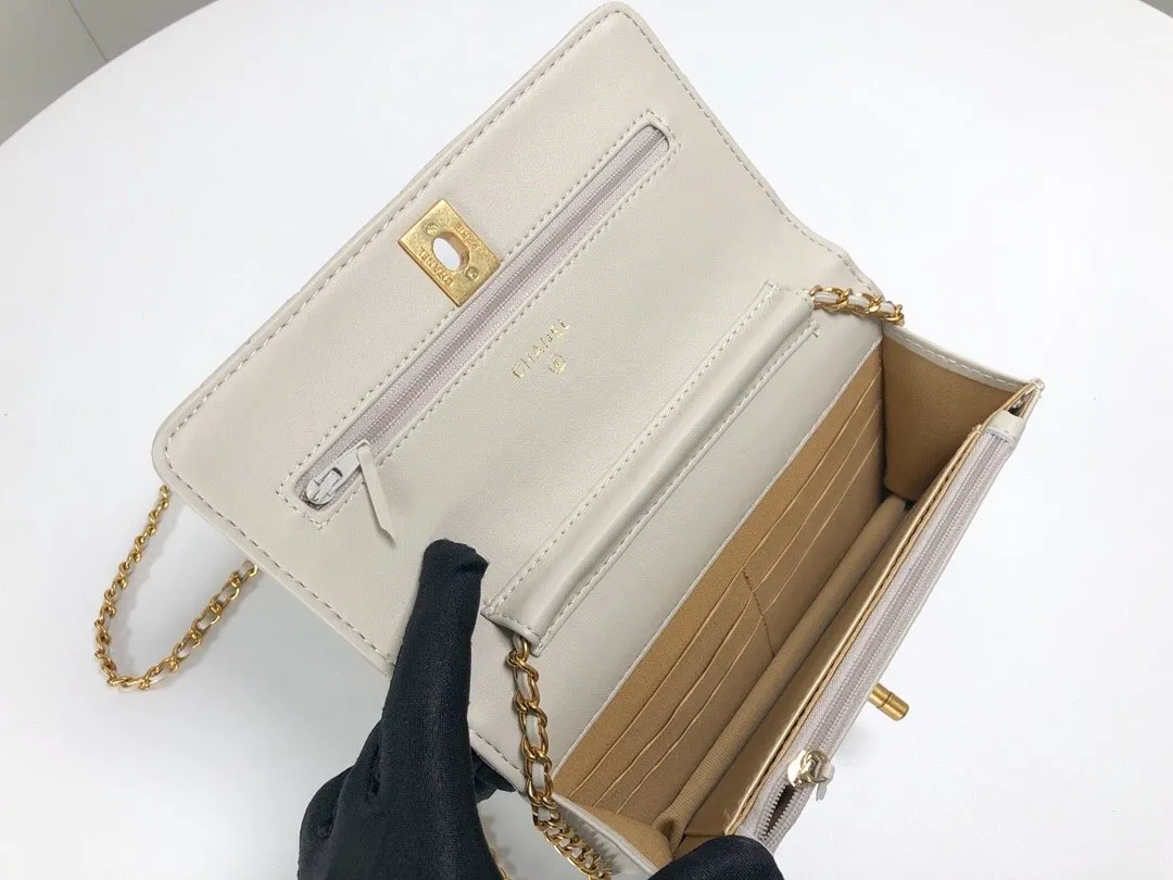 Designer bags by Chanel 078