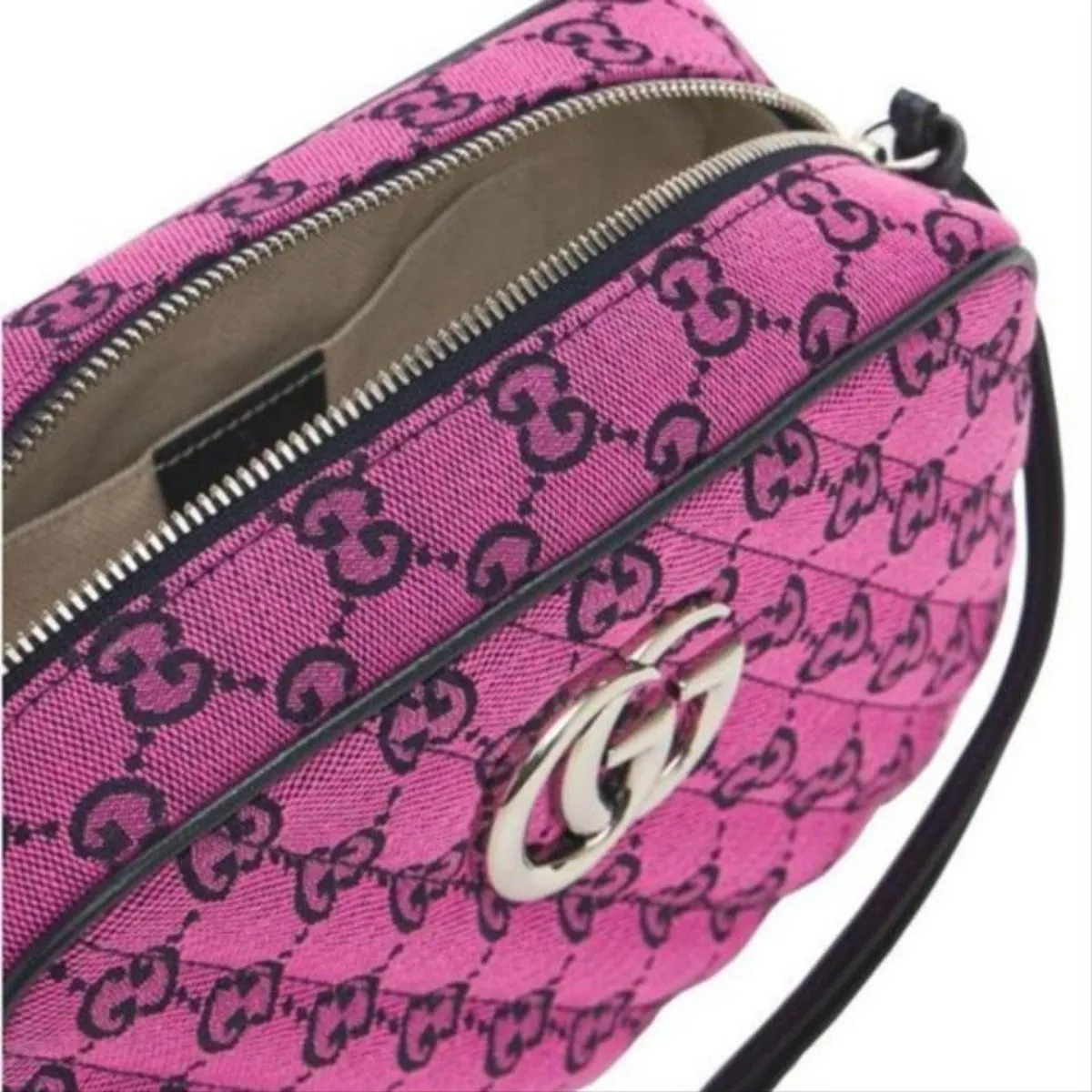GG Marmont Pink Small Shoulder Bag in Pink