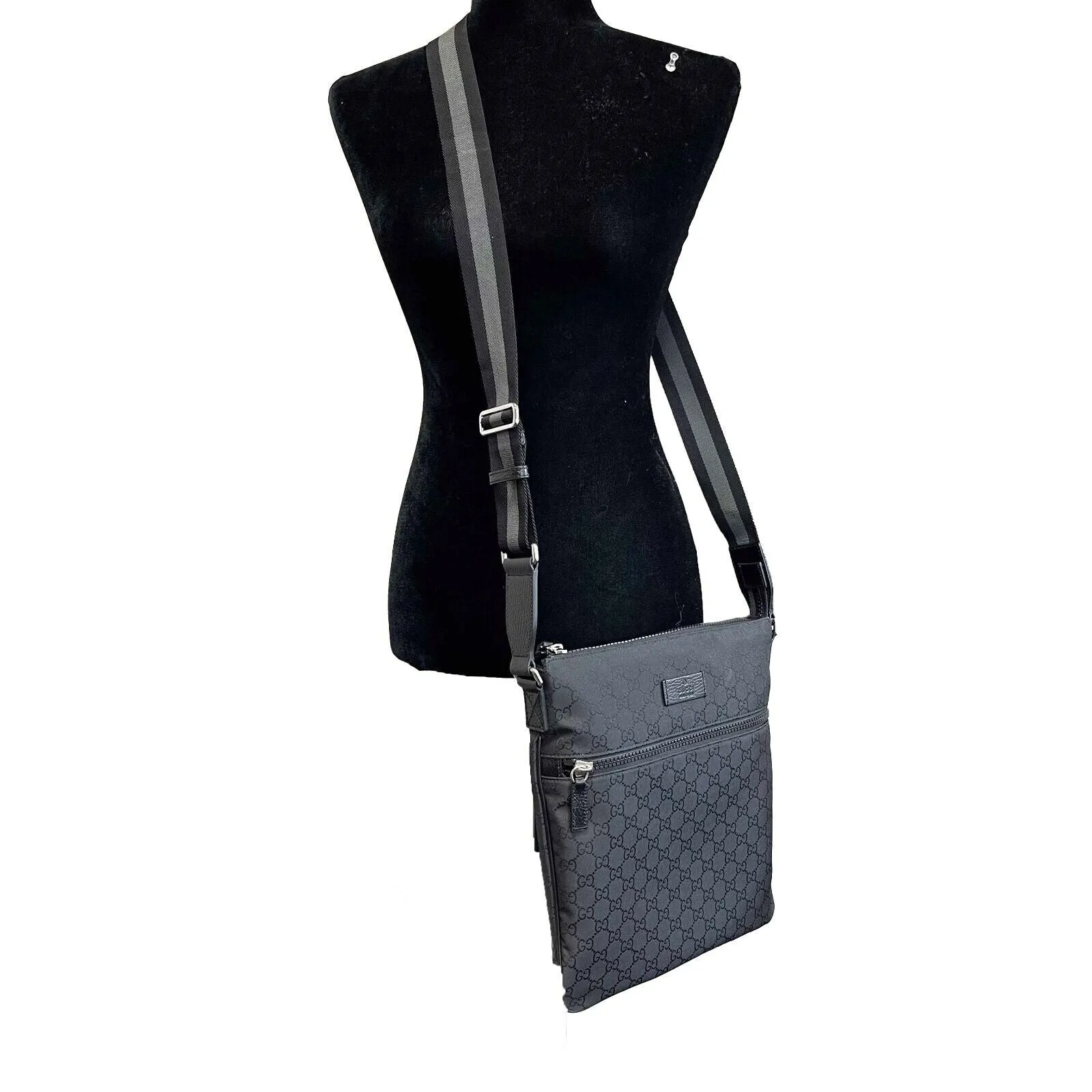 Gucci New w/o Tags Gucci Front Zip Flat Messenger Crossbody Bag