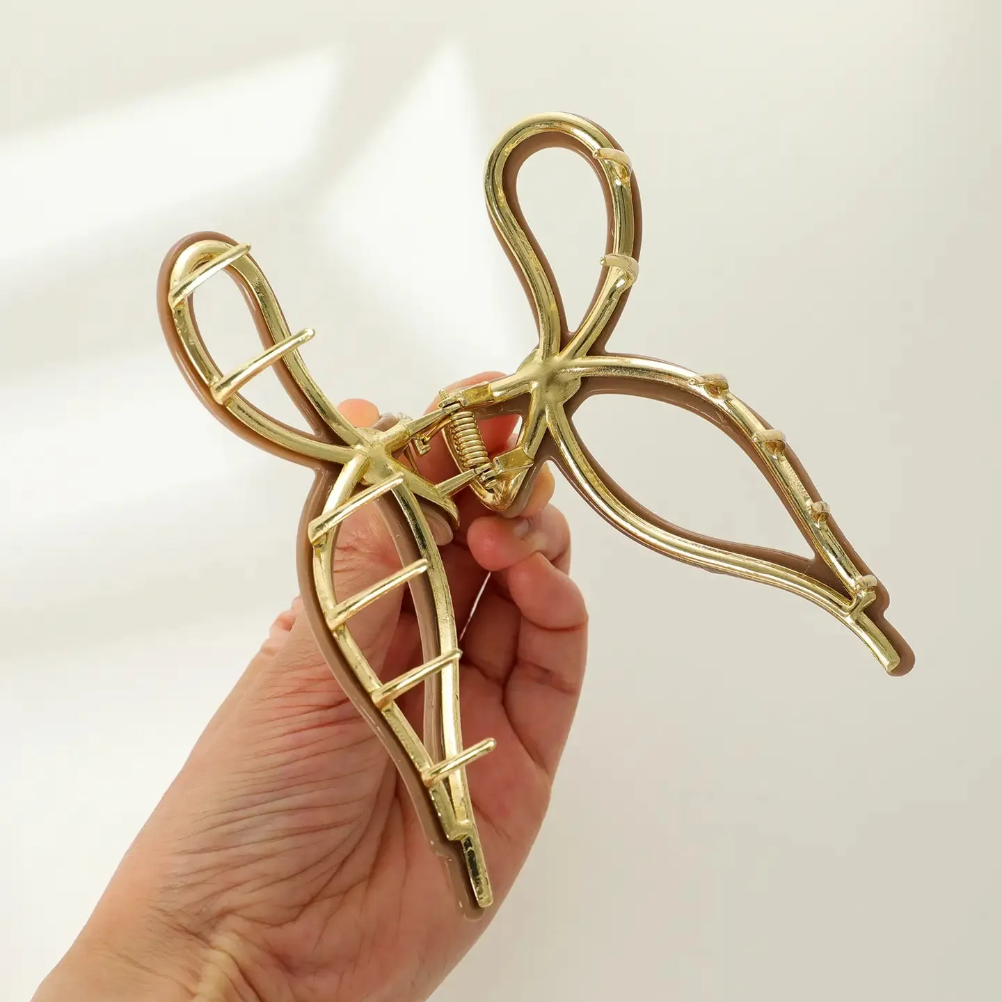 Large Bow Metal Claw Clip