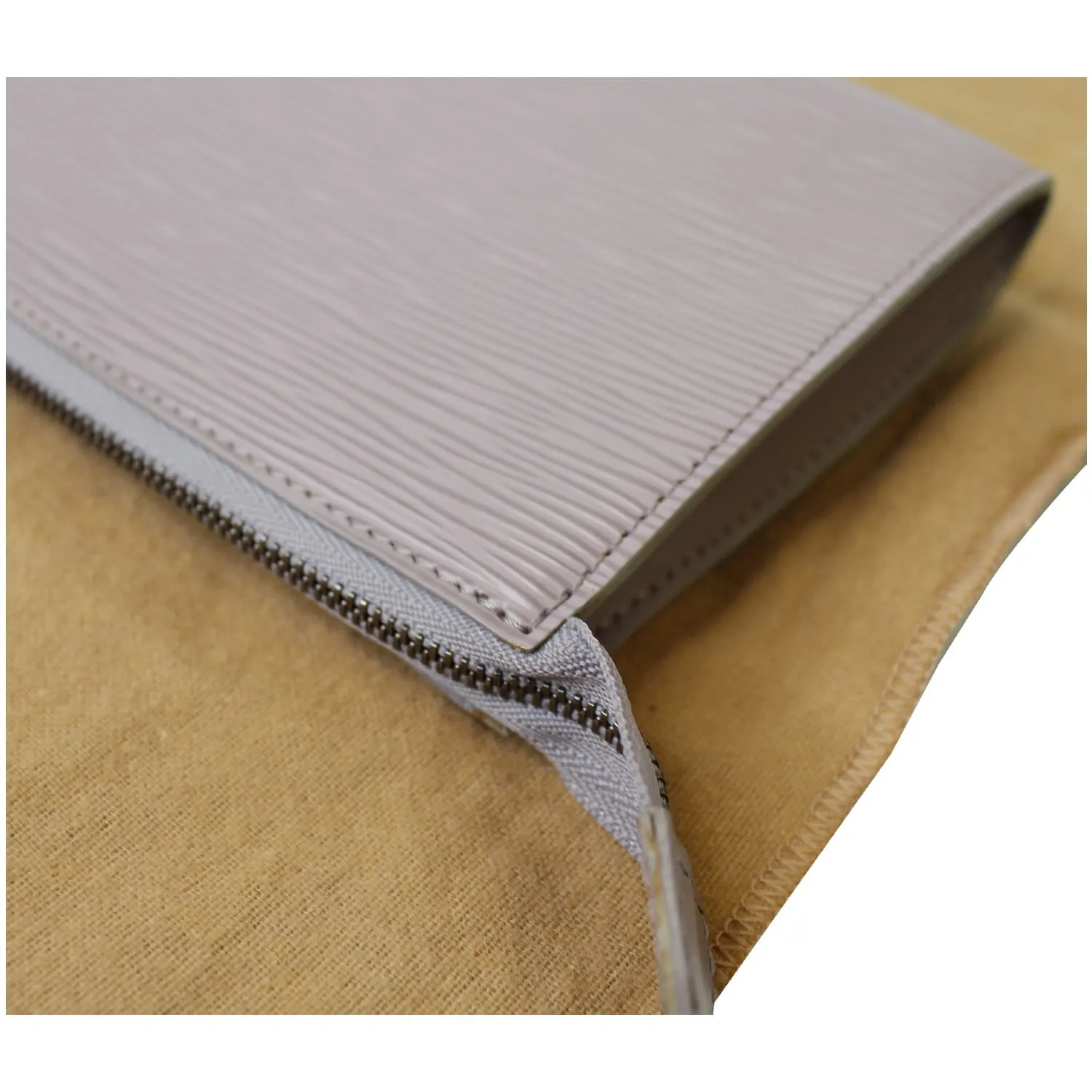 LOUIS VUITTON Epi Leather Pochette Accessories 24 Pouch Lilac