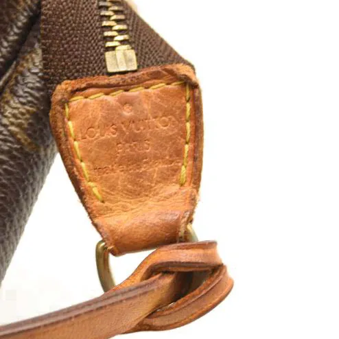 LOUIS VUITTON Monogram Pochette Accessories BI1002