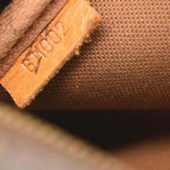 LOUIS VUITTON Monogram Pochette Accessories BI1002