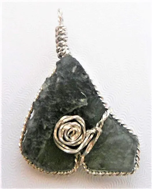 MOLDAVITE PENDANT SILVER WIRE WRAP "STELLAR" PIECE