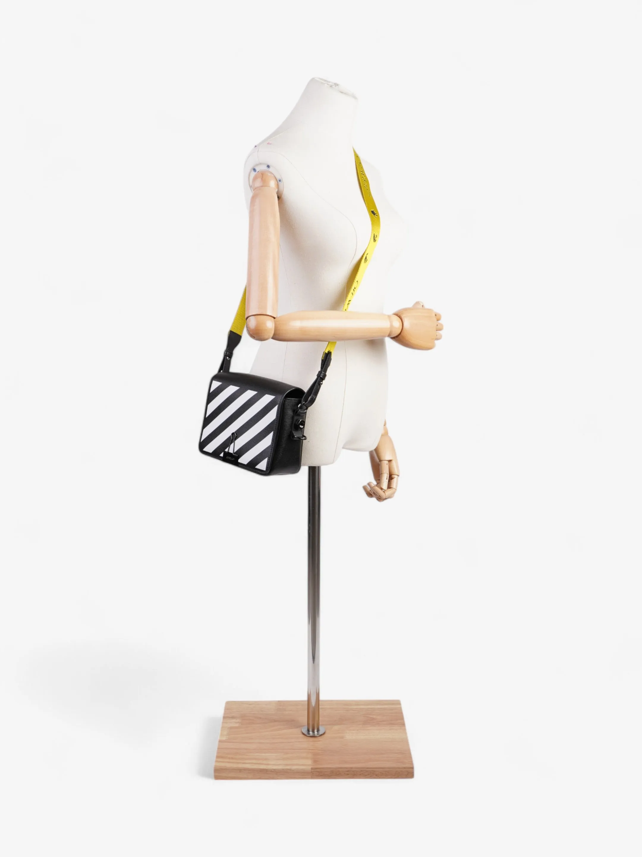 Off White Diagonal Flap Bag Black / White Leather