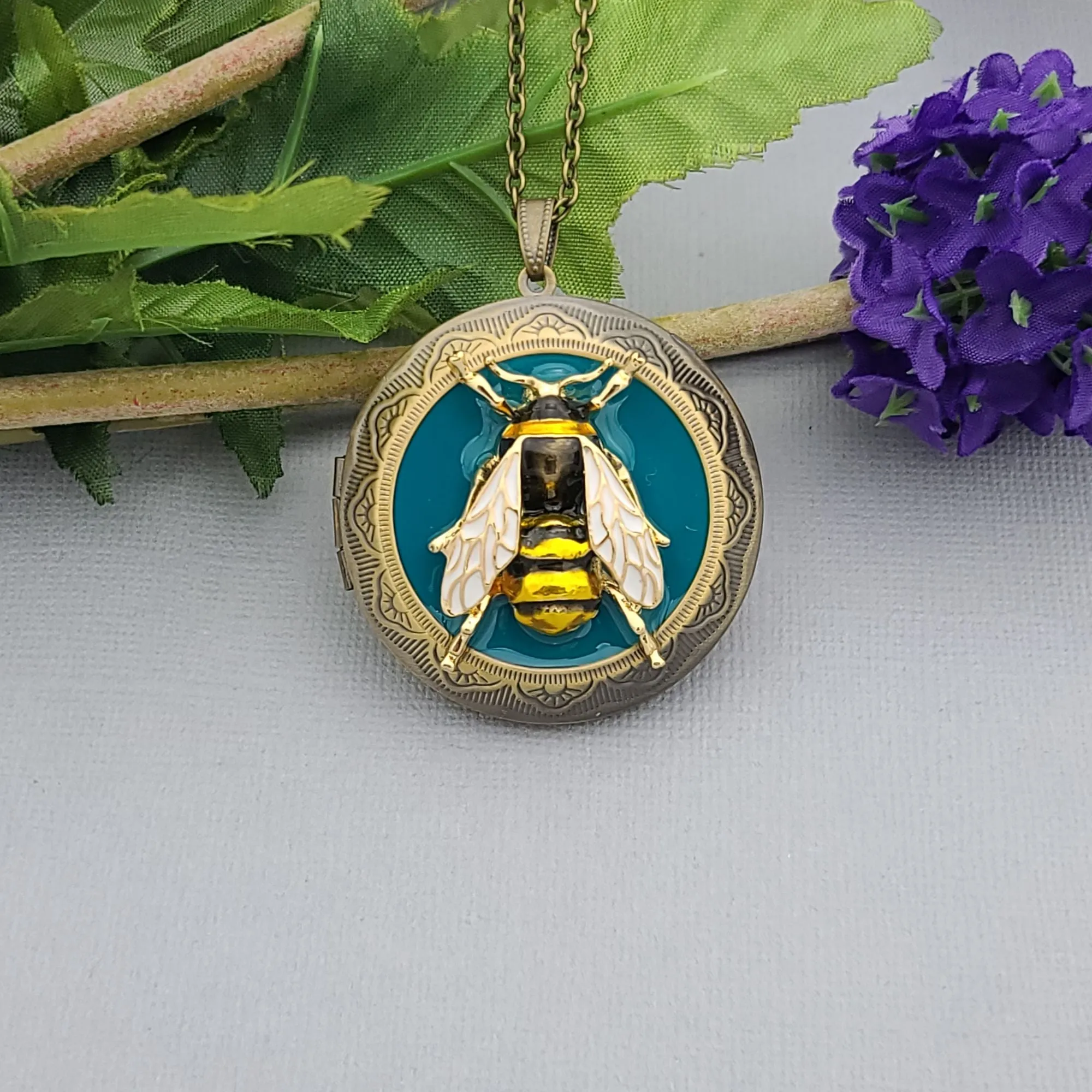 Ox Brass Round Bee Enamel  Keepsake Photo Locket Vintage Jewelry Gift.