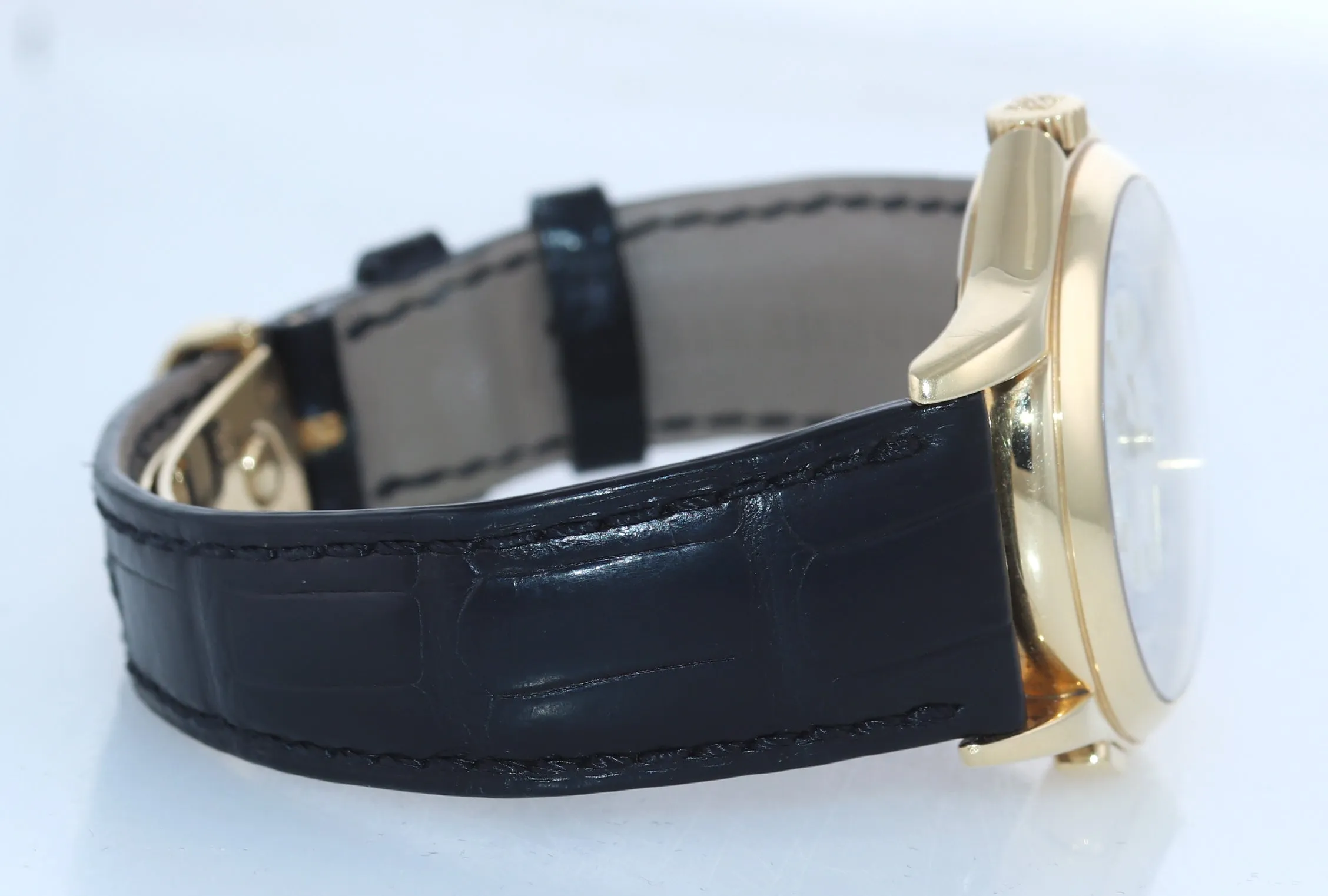 PAPERS Patek Philippe 5110J World Time 37mm Calatrava Yellow Gold Leather Watch
