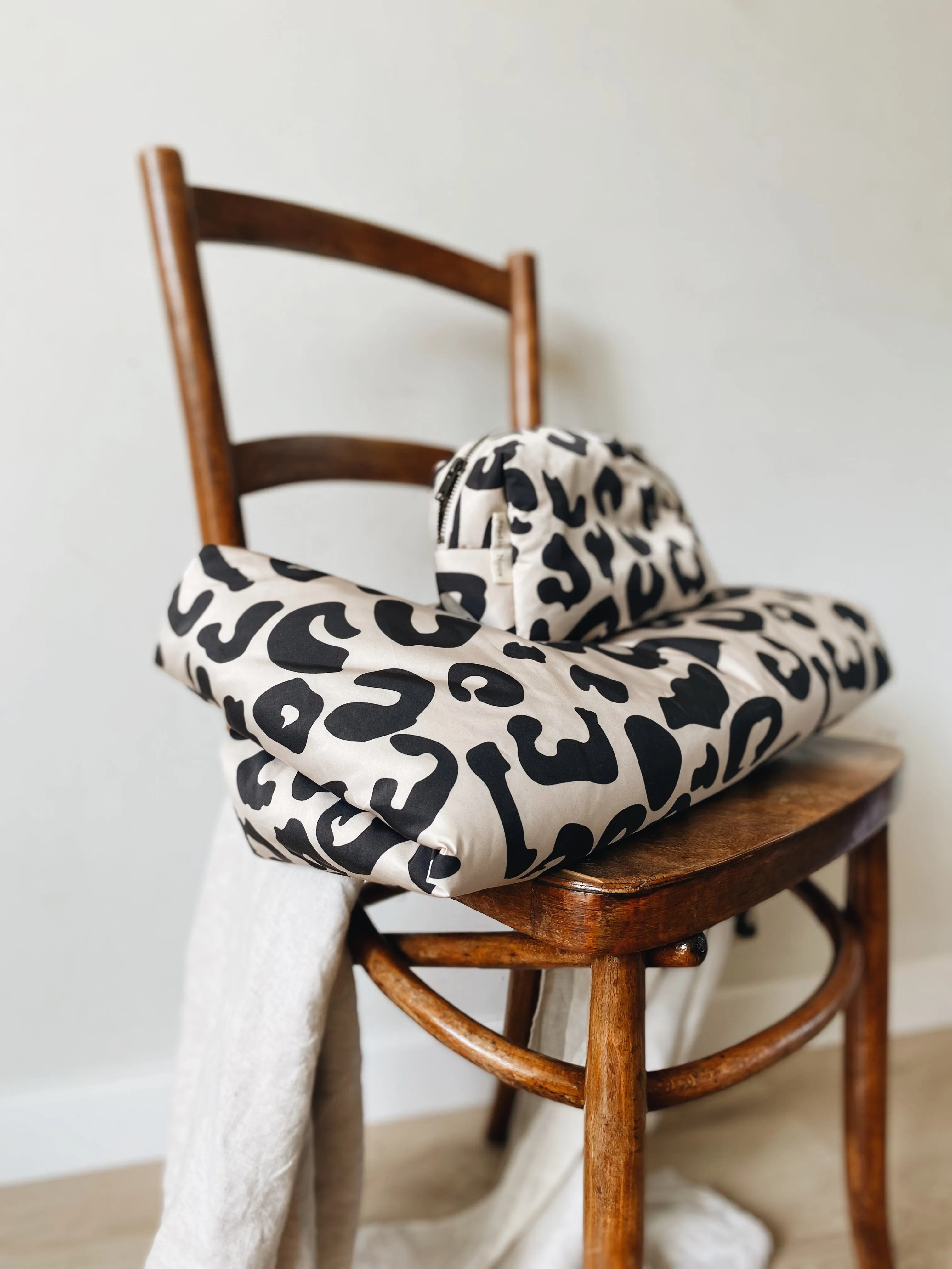 STUDIO NOOS HOLY COW PUFFY MAMA BAG