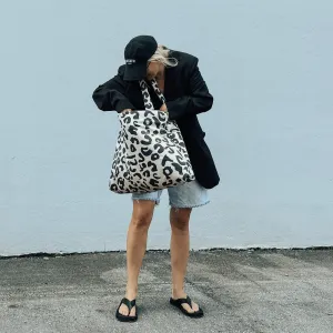 STUDIO NOOS HOLY COW PUFFY MAMA BAG