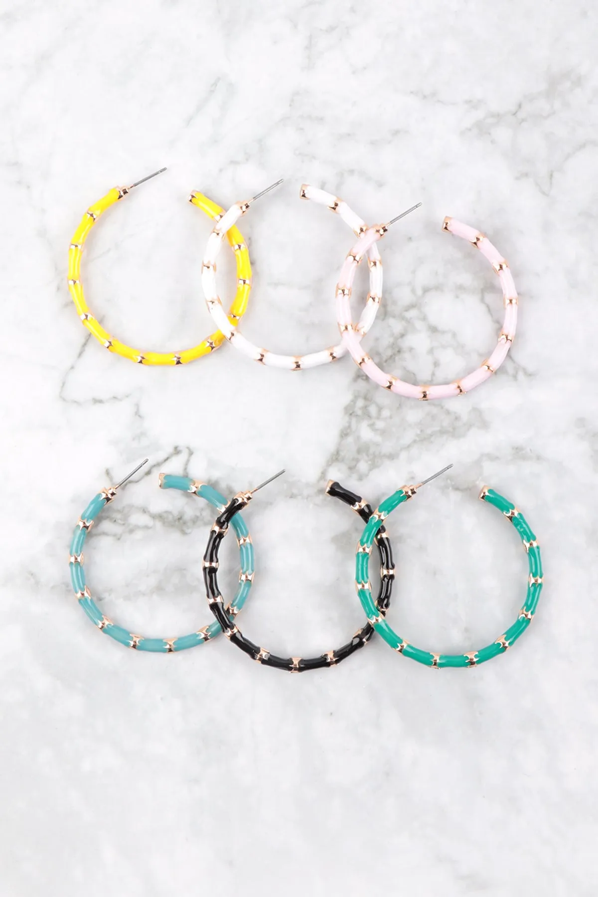 TEXTURED ENAMEL COLOR HOOP EARRINGS