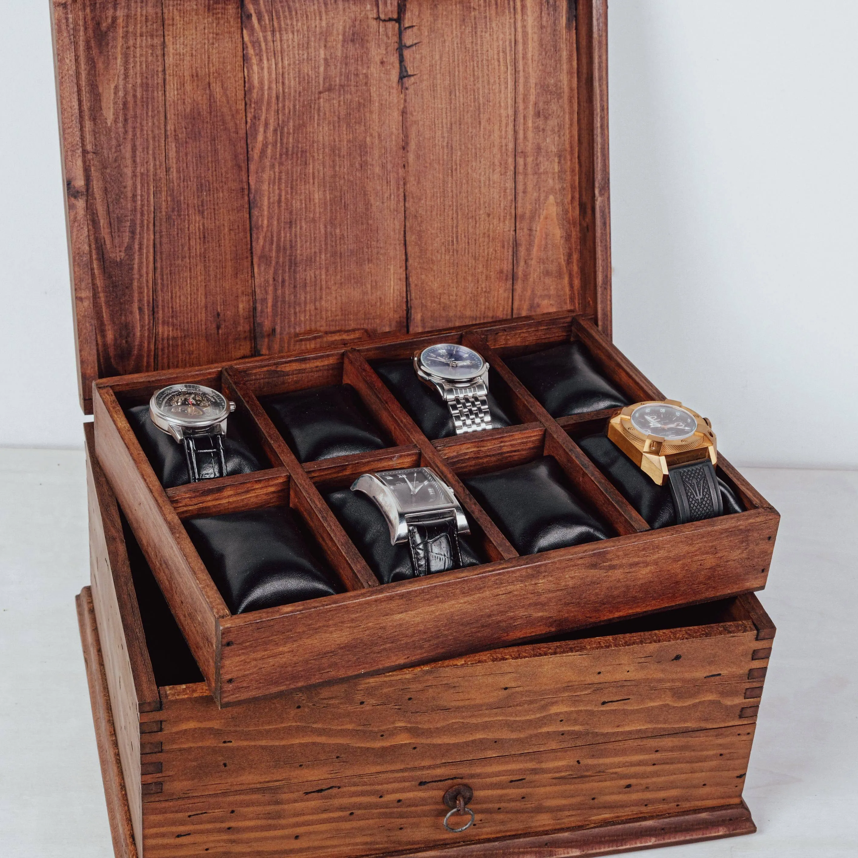 Watch Box for 8 Watches with a Rounded Top