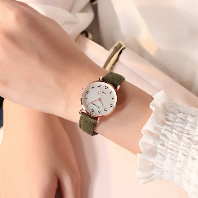 Women Watches Simple Vintage Small Dial Watch Sweet Leather Strap Outdoor Sports Wrist Clock Gift